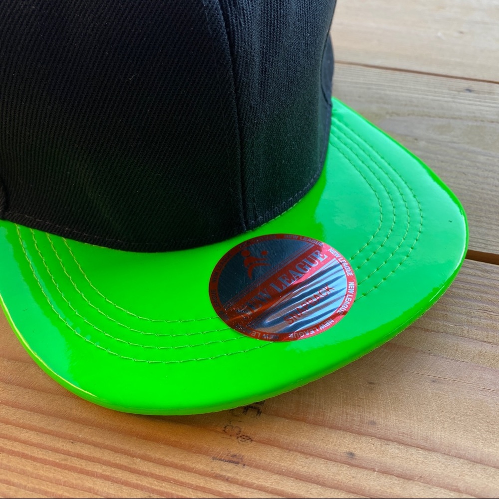 SnapBack Hat Black & Green - Picture 5 of 5